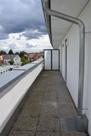 3-Zi-Penthauswohnung im 3.OG - EBK - große Dachterrasse – Dachterasse