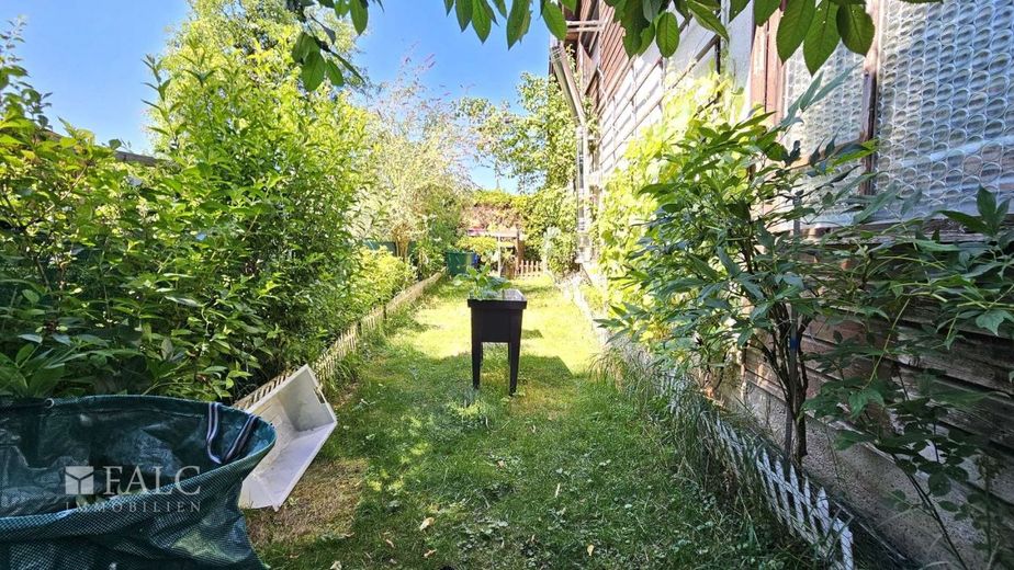 Charmantes Einfamilienhaus mit großzügigem Grundstück – Garten