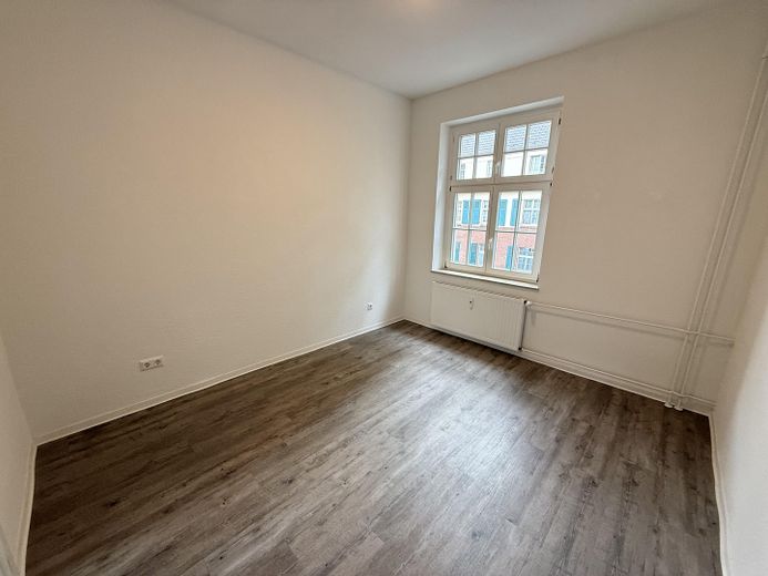 Wonen met geschiedenis & uitzicht op groen – gemoderniseerd 2-kamerappartement met balkon en uitzicht op de klokkentoren – Schlafzimmer