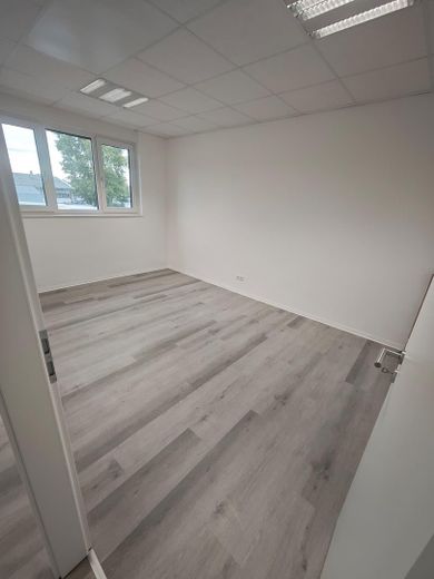 مكتب مشرق من 3 غرف في كارلسروه-راينهافن للإيجار – Bürozimmer 2