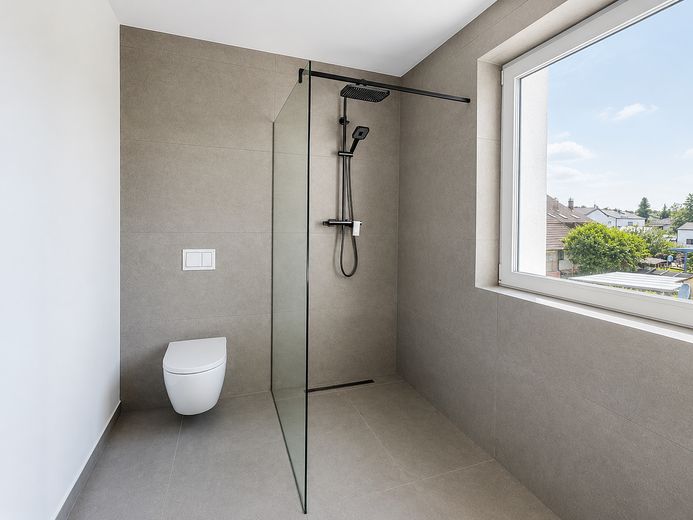 Bad mit Walk-in-Dusche