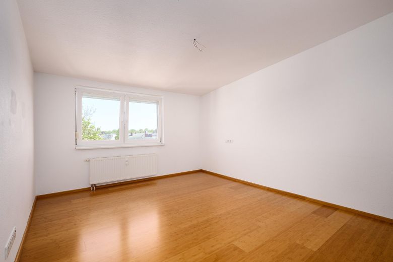 Altbau-Dachgeschosswohnung mit privater Dachterrasse am Adolfplatz — 127m², provisionsfrei – Büro