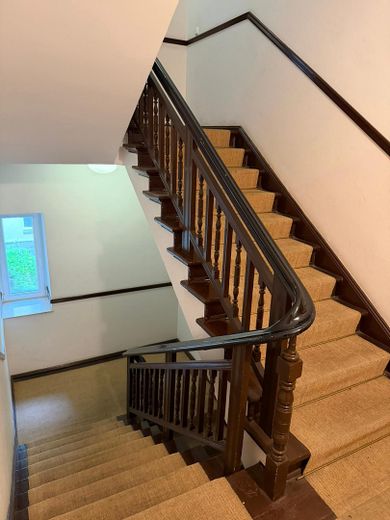 Energieeffiziente Altbauwohnung in Berlin Friedrichshain provisionsfrei, bezugsfrei – Treppenhaus
