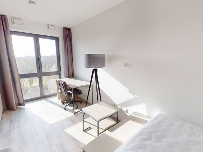Möbliertes Standard-Apartment mit EBK, ALL-IN-MIETE, UVM. am Rheinufer - URBAN BASE – Arbeitsbereich