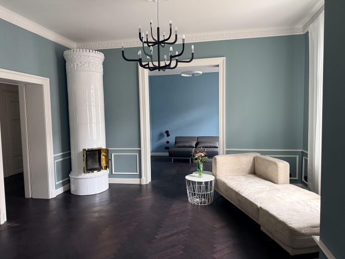 Attraktive 2 Zimmer Wohnung im 1. OG Johannesviertel in Darmstadt – Wohnen mit Kachelofen