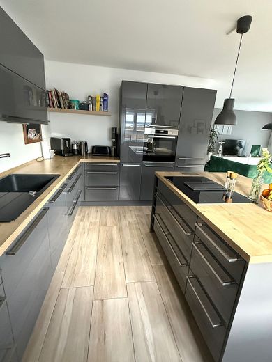 Modernes freistehendes Einfamilienhaus von 2019 mit großem Garten, zentral – Foto 16