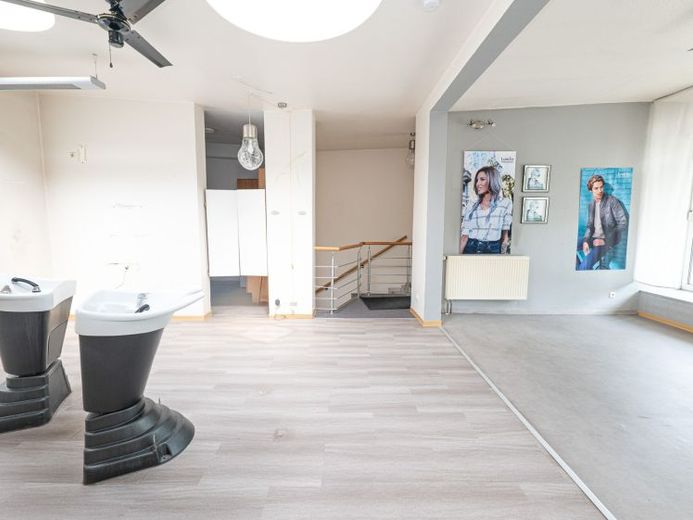 Vielseitige Gewerbeimmobilie in zentraler Lage von Stade – Ideal für Büro, Praxis oder Einzelhandel – Foto 1