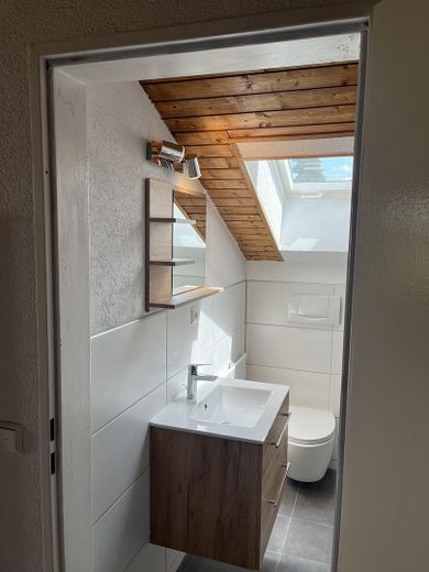 Schöne, ruhige, 2 Zimmer Wohnung in Wurmlingen – Bad