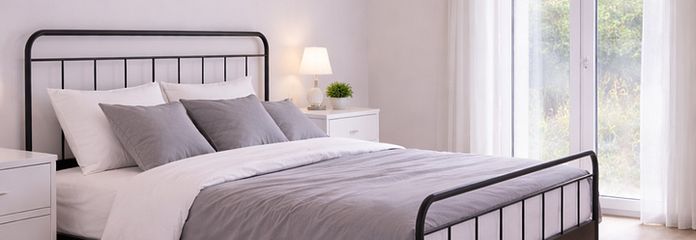 Schlafzimmer/Bedroom