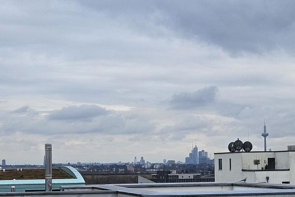 Dream 2-Room Apartment with Large Roof Terrace & Skyline Views | Modern Kitchen | Excellent Transport Links
