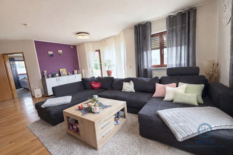 Neuer Preis! 3-Zimmer-Wohnung mit Terrassenflair in ruhiger Lage von Riegelsberg! – Wohnzimmer
