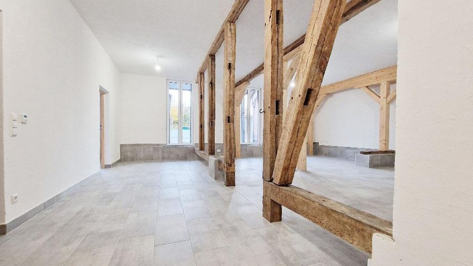 EG Wohnung mit Terrasse | NACHHALTISGTE Immobilie Wolfsburgs, Lehmbau, PV - Autarkie, Appsteuerung – Wohn - und Essbereich