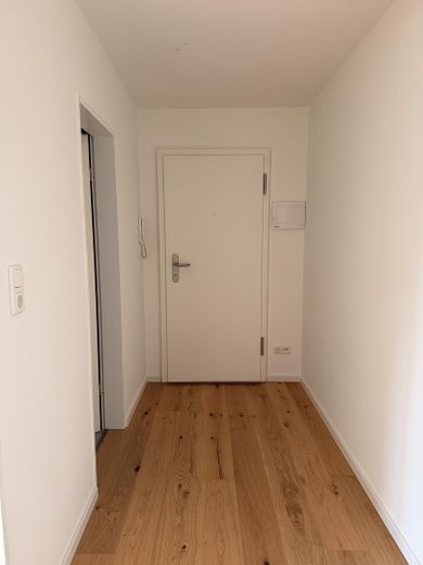 Helle 1-Zimmer-Wohnung inkl. EBK und Balkon - Erstbezug nach Sanierung – Flur
