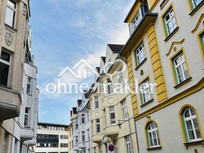 EG 3 Zi.-TOP Lage Schelfstadt, sanierter Altbau,sehr hell ,S/W Balkon,neue EBK – फोटो 1