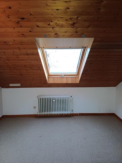 Guter Preis - 777m² Grund, Bungalow, Vollkeller, Garage in Bestlage Stadt Heusenstamm, ruhig gelegen – OG kleines Zimmer 7,5 m²