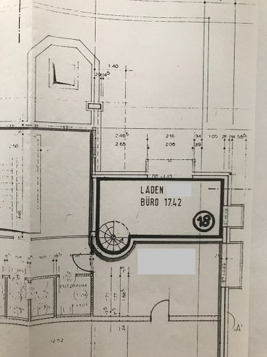 Attractive commercial property in a prime location – Büro/Werkstatt