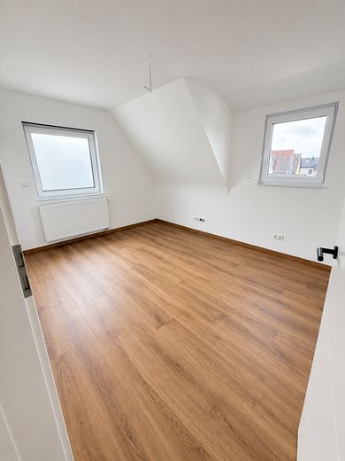 Sanierte ein Familienhaus – ZImmer 2 DG