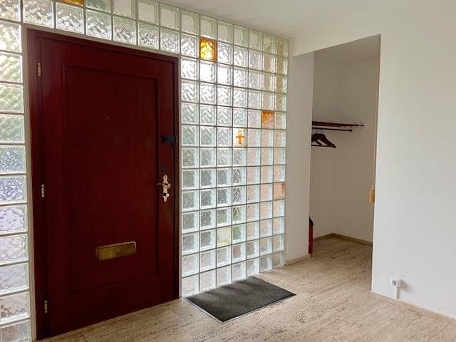 Rissen - Bungalow mit Entwicklungspotential  **courtagefrei** – Diele