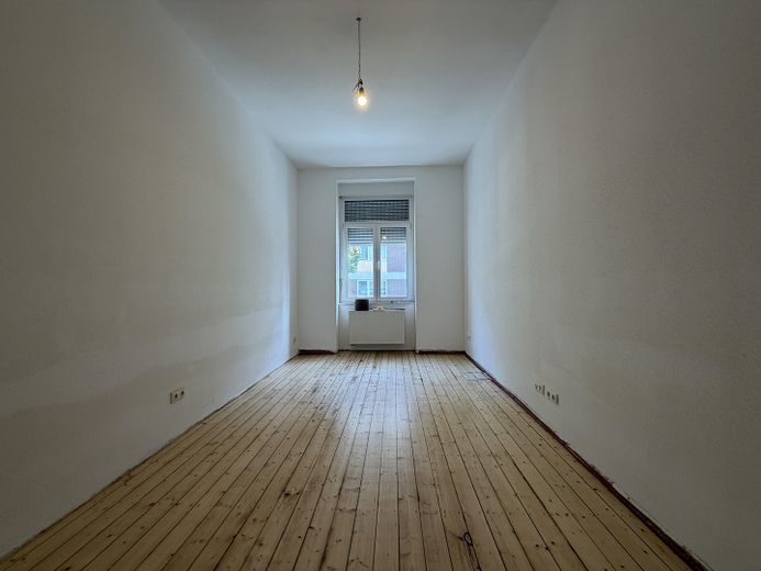 *Erstbezug* Kernsanierte 3-Zimmer Altbau Wohnung auf der Bergerstraße mit EBK und Balkon – Zimmer 1 