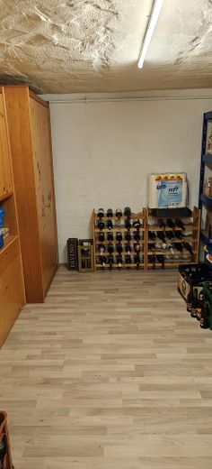 Mehrfamilienhaus mit großem Grundstück – Keller UG
