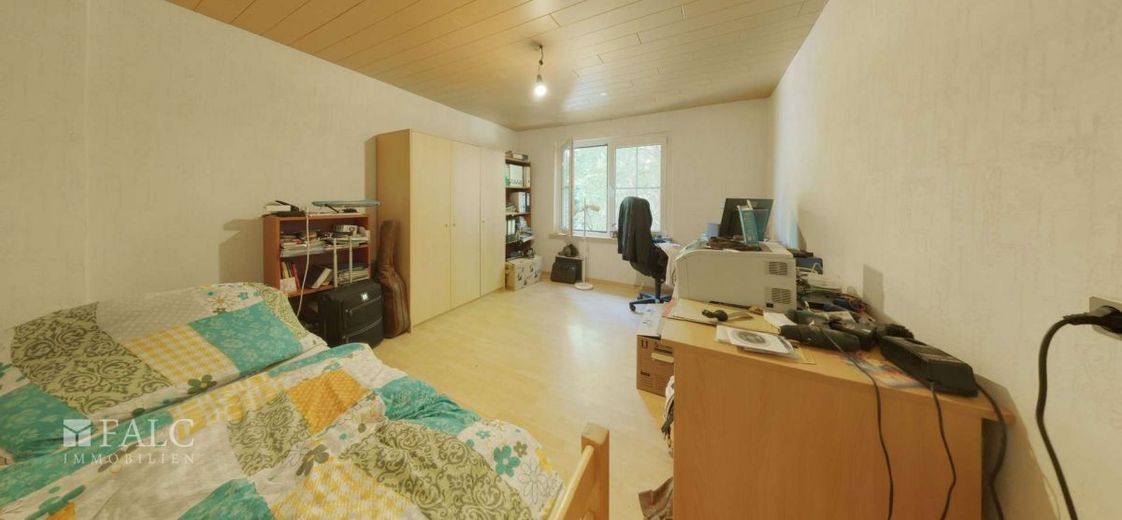 Sanierungsobjekt mit Charme - Großes Grundstück, Ausbaureserve &amp; Top-Lage – Arbeitszimmer EG