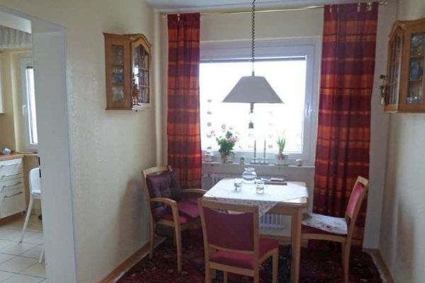 Vermietete und großzügig geschnittene 2 Zimmerwohnung