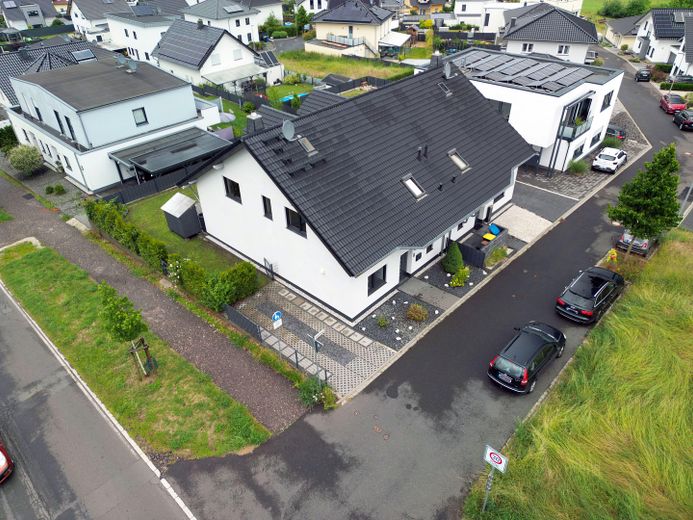 Nowoczesny dom bliźniaczy z panoramicznym widokiem w Kommern | Klasa energetyczna A | Bez prowizji – Foto 22