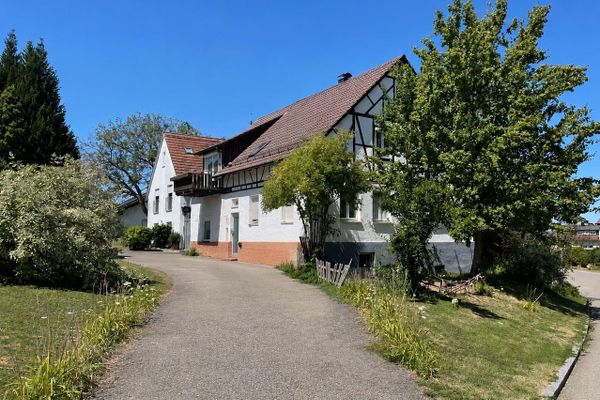 Продажа жилого здания Eberdinger Weg 9 в Ditzingen-Heimerdingen