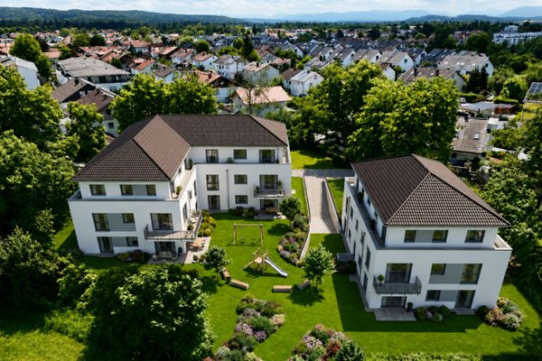 2.830 m² di terreno inclusi 1.800 m² di superficie abitabile secondo il permesso preliminare di costruzione!
