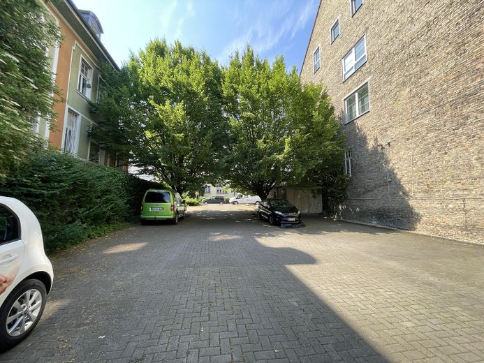 Stilvolle Büro- oder Kanzleifläche in Repräsentativer Stadtvilla – Stellplätze im Hof