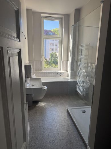 Stylowa kamienica (100 m²) – 4 pokoje z parkietem w jodełkę i historycznymi detalami w Offenbach – Zdjęcie 9