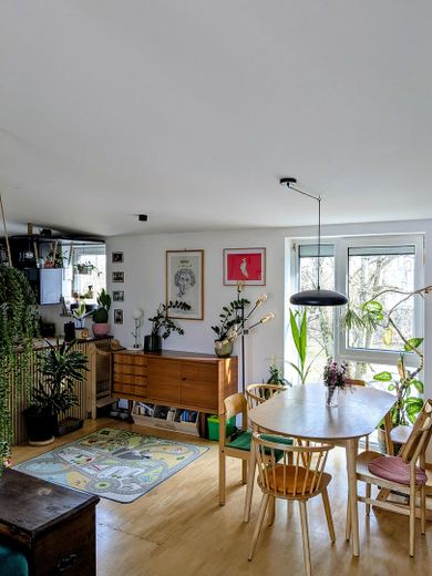 Essbereich mit Übergang Küche