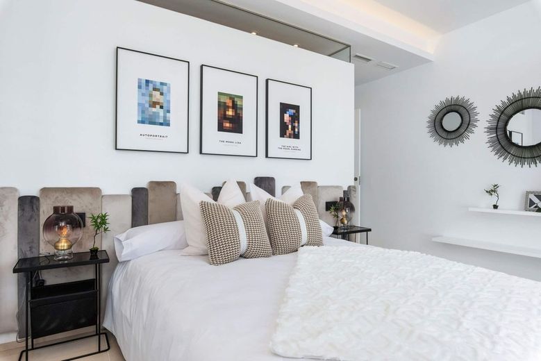 Geräumiges Schlafzimmer