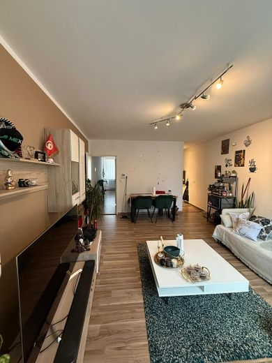 Vollmöblierte 2-Zimmer Wohnung am Rhein (Deutze Brücke) – Wohnzimmer