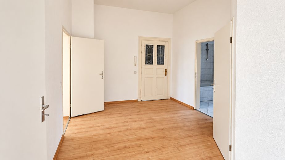 Renovierte 3-Raum-Wohnung in Leipzig – Zweinaundorfer Straße im 1.OG – Flur