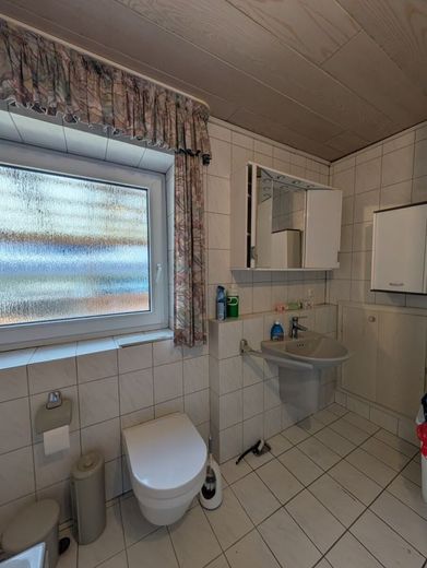 Großes Grundstück in Hüllhorst: Einfamilienhaus mit Potenzial zur Neugestaltung – Bild 5