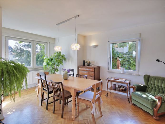 Schönes Stadthaus in LB-Hoheneck mit großem Garten – Esszimmer_Sicht_1