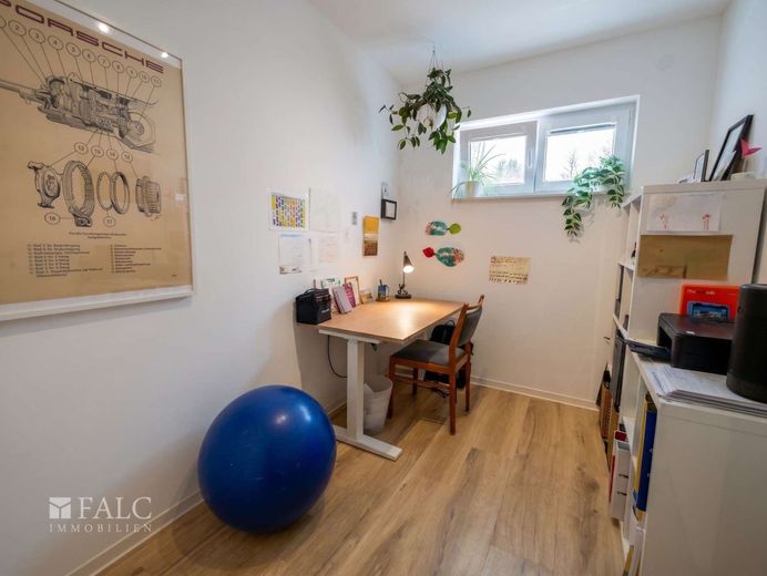 Modern, neuwertig, viel Licht - Ihr Zuhause in Wolfenbüttel! – Arbeitszimmer