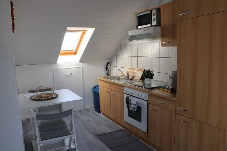 Zentrales schickes möbliertes Apartment – Foto 9