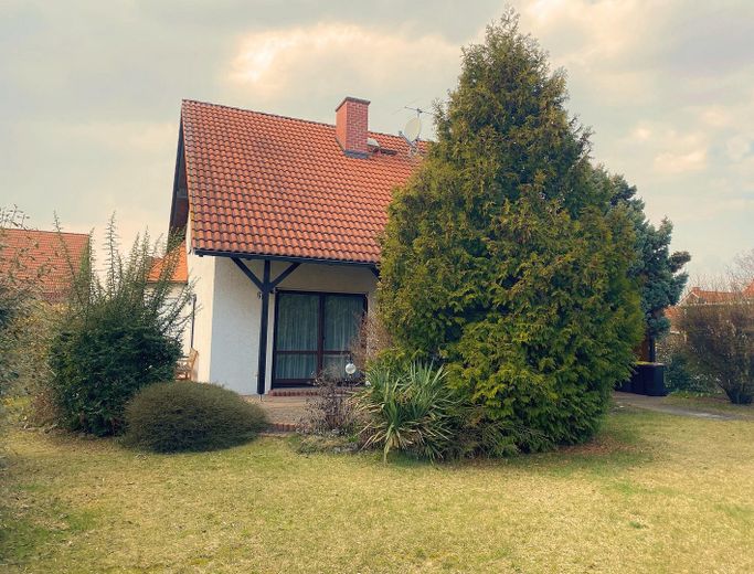 Wellness included: Detached single-family house with sauna in Erfurt-Stotternheim – Außenanlagen