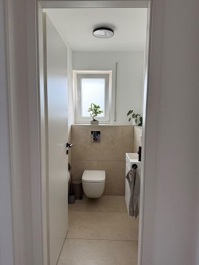 Nowoczesne mieszkanie 3-pokojowe na nowym osiedlu – Gäste-WC