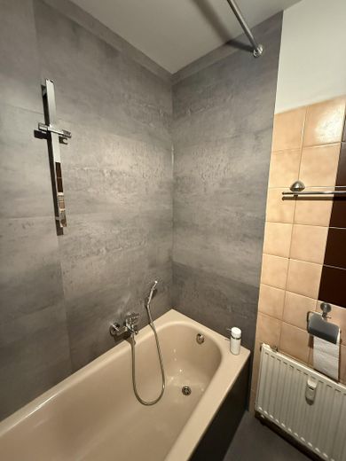 Köln Hohlweide,  2 Zimmer Küche, Diele, Bad, Balkon – Bad