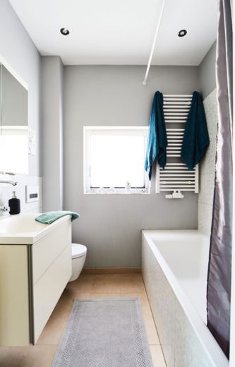 Badezimmer mit Badewanne