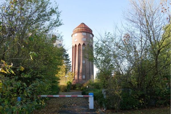 Haus/Wohnungen! Historischer, atemberaubender Wasserturm in 25541 Brunsbüttel zu verkaufen.