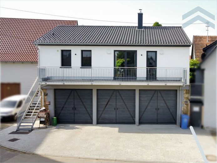 Wohn- &amp; Hobbyparadies -› XXL Garage, Schwedenofen, Wärmepumpe &amp; PV-Anlage – Ansicht