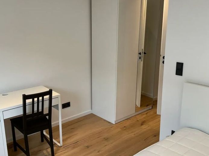 Stylish room in a modern women’s shared flat in Nuremberg – Foto 2