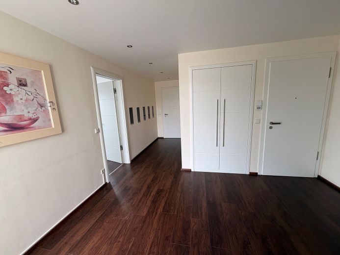 Limburg şehir merkezinde lüks penthouse – 196 m², katedral manzarası, whirlpool ve Gaggenau mutfak – Eingangsbereich  Treppenhaus