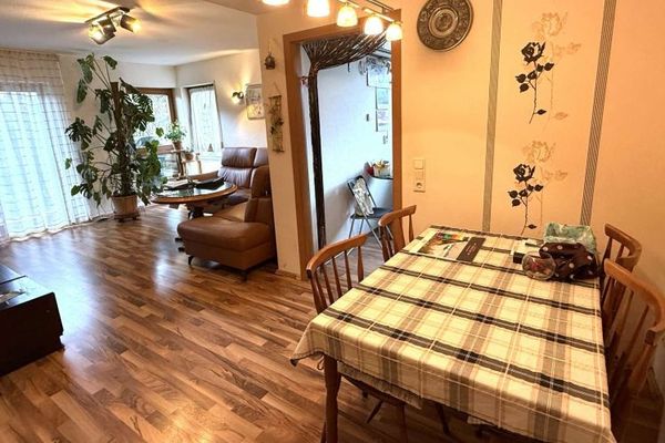 Gepflegte 3-Zimmer-Wohnung mit Südterrasse in kleiner Wohneinheit in ruhiger Lage
