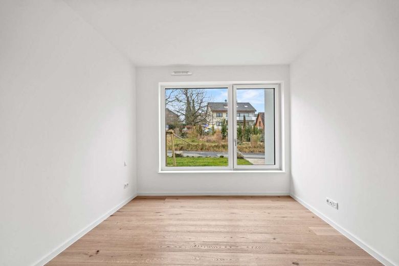 TOP-PREIS! Große Traumwohnung mit Seeblick – Schlafzimmer 2