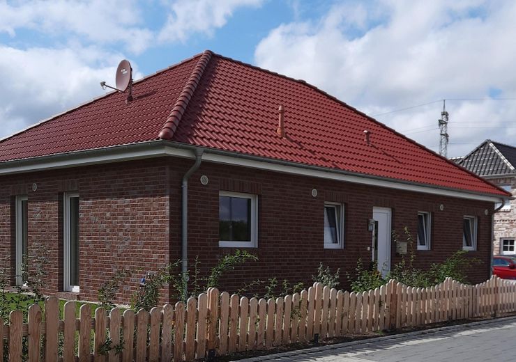 Bungalow come nuovo a Scharbeutz, frazione di Gleschendorf, in posizione immersa nella natura – Vorderseite 